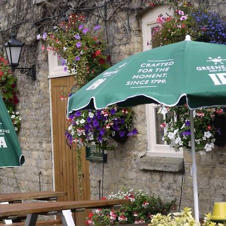 The Bell Inn Ducklington Exteriör bild